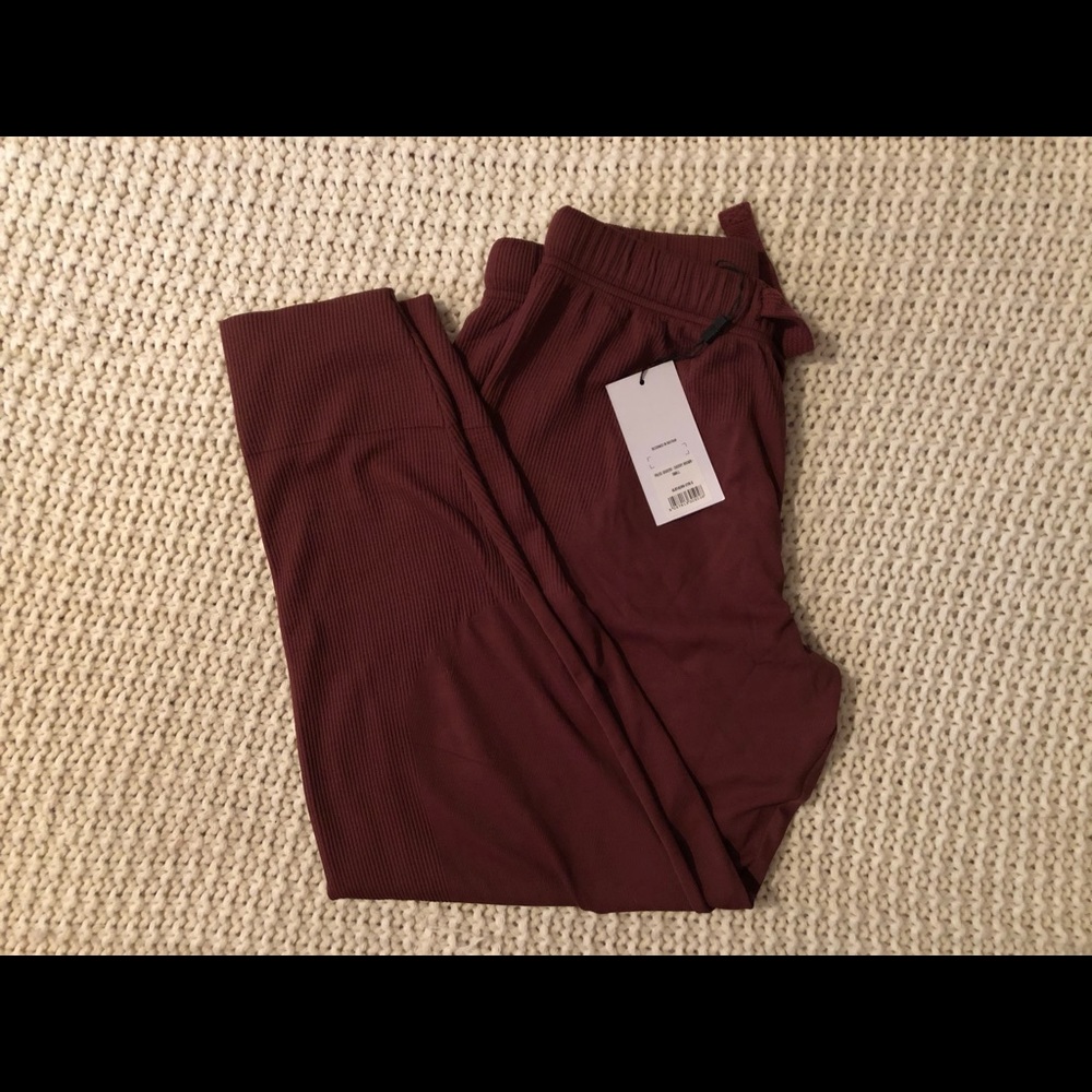 Gymshark pause joggers in size small
